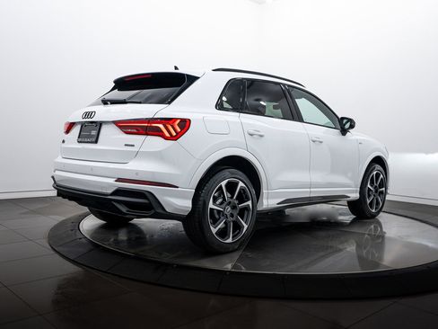 Certified 2025 Audi Q3 2.0T Premium Plus w/ Premium Plus Package image 4