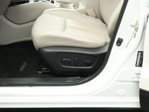 Used 2020 Nissan Rogue Sport SL w/ Premium Package FWD image 11
