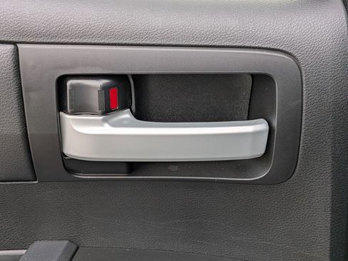 Used 2019 Toyota Tundra SR5 w/ SR5 Upgrade Package image 27