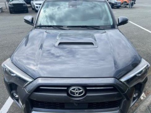 Used 2023 Toyota 4Runner TRD Off-Road Premium w/ Off Road Premium Plus Package AWD/4WD image 10