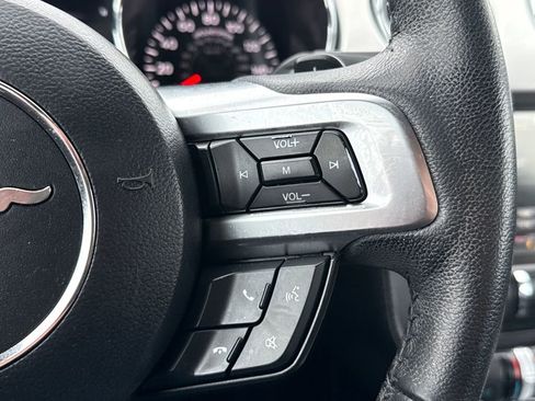 Used 2015 Ford Mustang Premium image 17