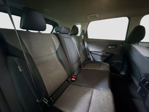 Used 2023 Nissan Rogue SV image 27