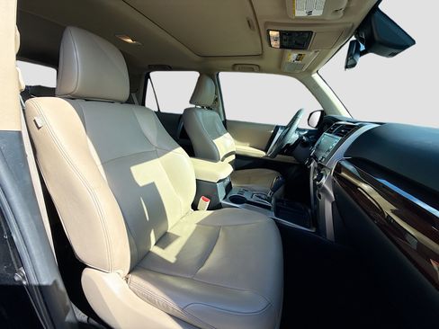 Used 2020 Toyota 4Runner Limited image 15