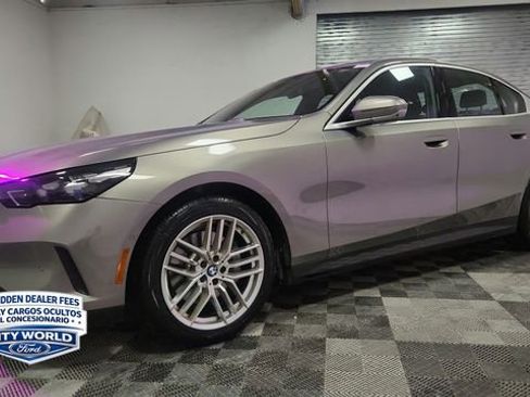 Used 2024 BMW 530i RWD image 4