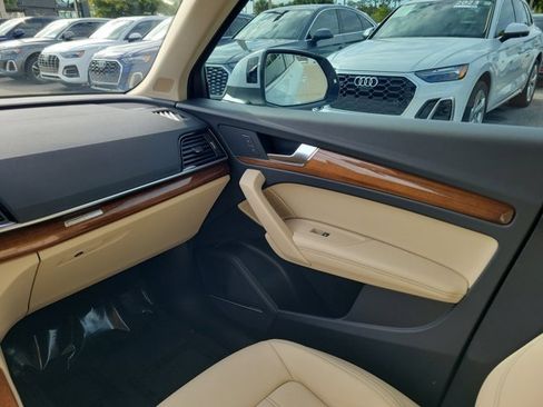 Certified 2025 Audi Q5 2.0T Premium Plus image 14