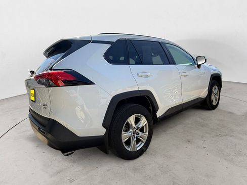 Used 2021 Toyota RAV4 XLE w/ Convenience Package AWD/4WD image 3