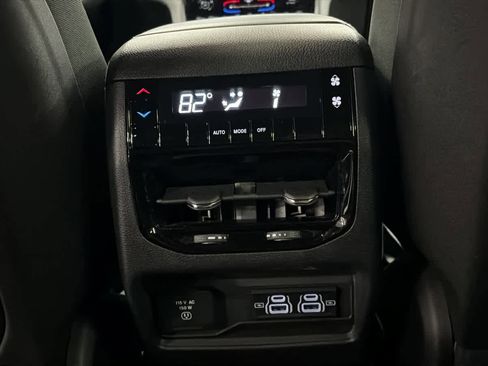 Used 2024 Jeep Grand Cherokee L Altitude image 23