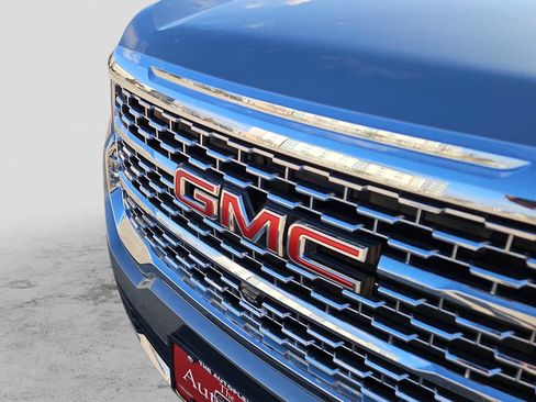 Used 2023 GMC Acadia Denali w/ Denali Technology Package image 13