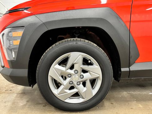 Certified 2024 Hyundai Kona SE AWD/4WD image 9