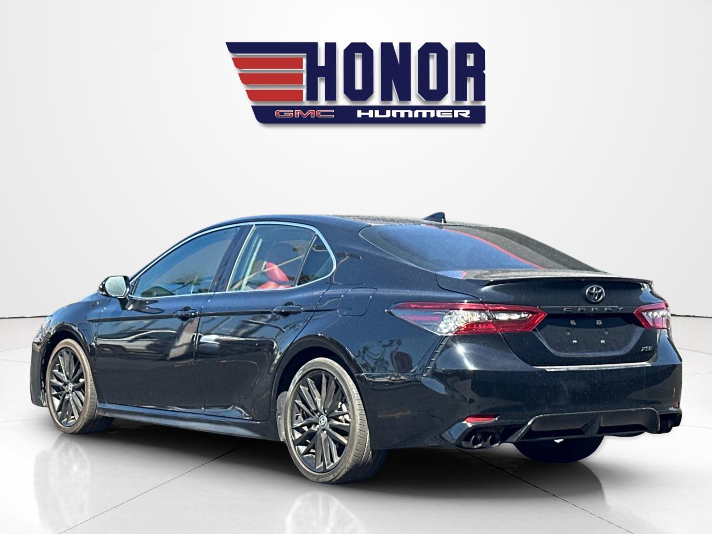 Used 2021 Toyota Camry XSE FWD image 6