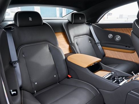 Used 2025 Rolls-Royce Spectre w/ Spectre Launch Package image 40