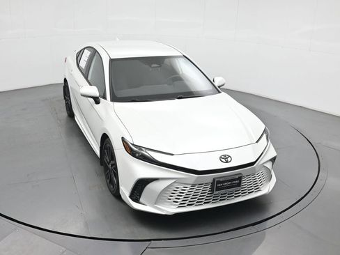 Used 2026 Toyota Camry XSE FWD image 37