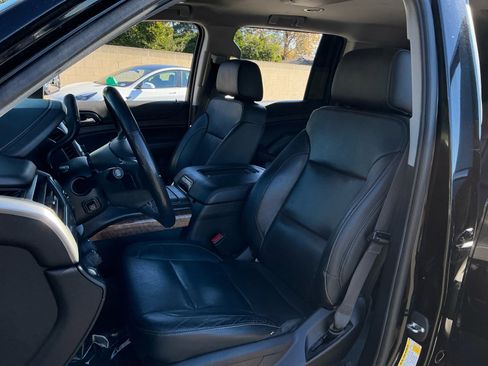 Used 2019 Chevrolet Suburban Premier image 18