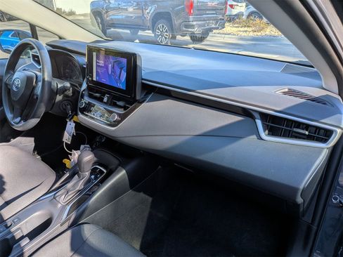 Used 2025 Toyota Corolla LE image 37