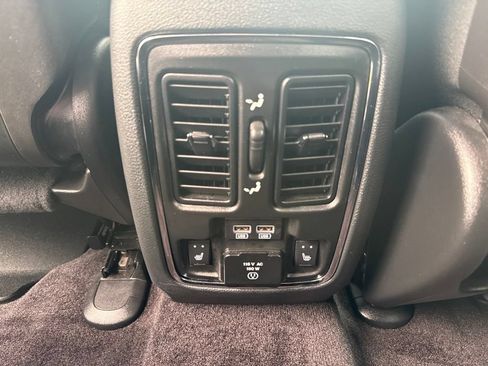 Used 2018 Jeep Grand Cherokee Limited AWD/4WD image 22