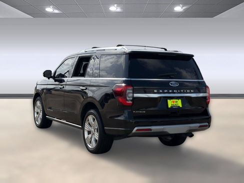 Used 2023 Ford Expedition Platinum RWD image 3