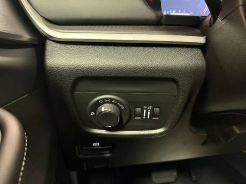 Used 2024 Jeep Grand Cherokee Altitude AWD/4WD image 21