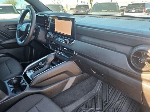 Used 2024 Chevrolet Colorado Trail Boss image 21