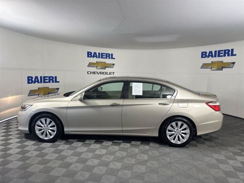 Used 2014 Honda Accord EX image 2