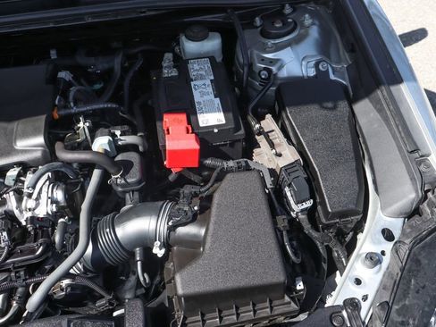 Used 2021 Toyota Camry LE image 13