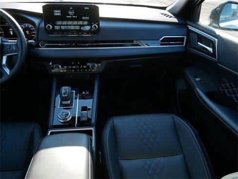 Used 2025 Mitsubishi Outlander SEL Black Edition image 12