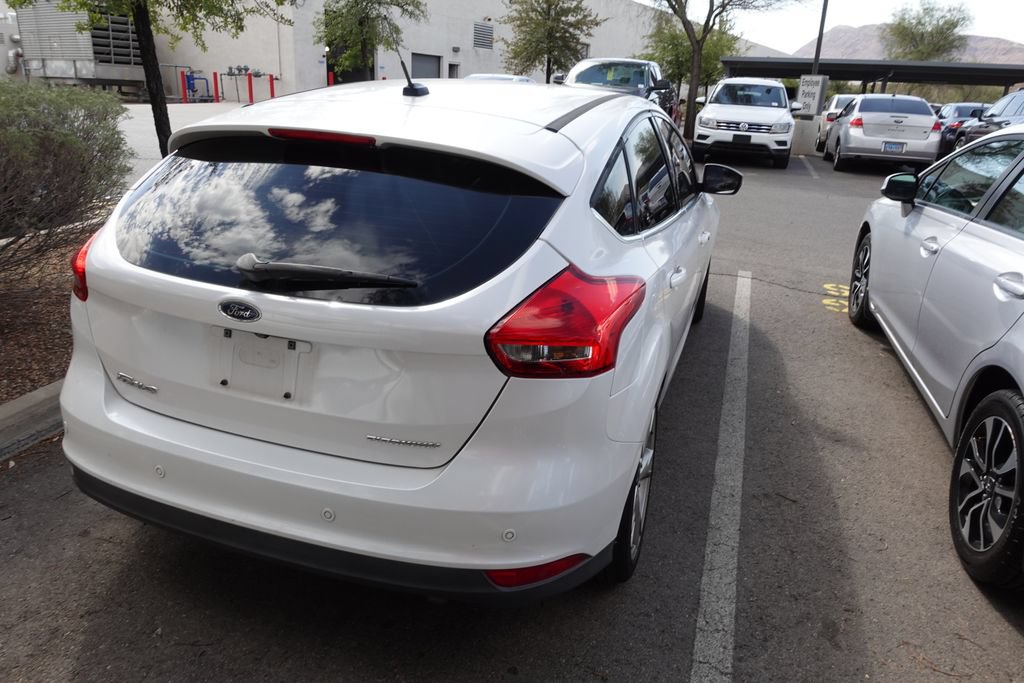Used 2016 Ford Focus Titanium w/ Titanium Technology Package FWD image 3