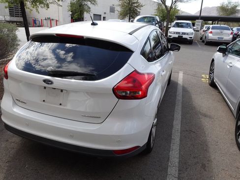 Used 2016 Ford Focus Titanium w/ Titanium Technology Package FWD image 3