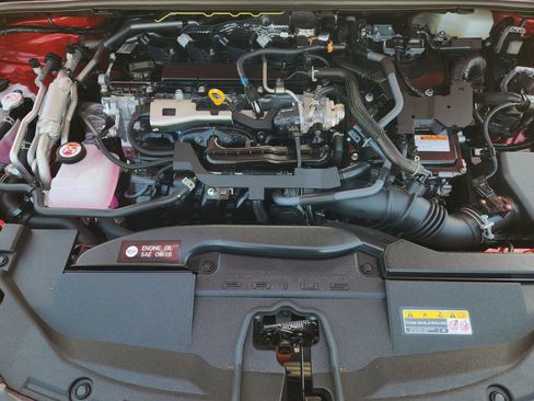 Used 2025 Toyota Prius Plug-In Hybrid FWD image 32
