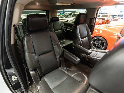 Used 2012 Chevrolet Suburban LTZ image 12