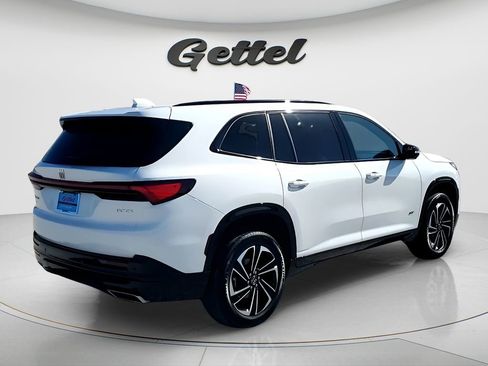 Used 2025 Buick Enclave Sport Touring image 5