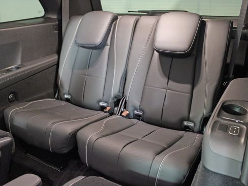 New 2026 Mercedes-Benz GLS 580 4MATIC image 33