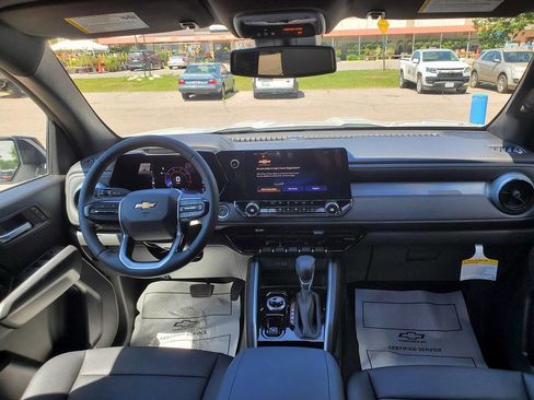 New 2024 Chevrolet Colorado LT w/ LT Convenience Package III image 24