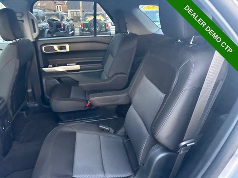 Used 2023 Ford Explorer XLT AWD/4WD image 14