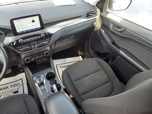 Used 2024 Ford Escape Active w/ Cold Weather Package FWD image 18