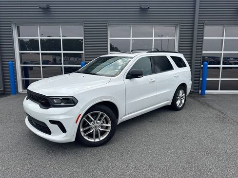 Used 2024 Dodge Durango GT RWD image 1
