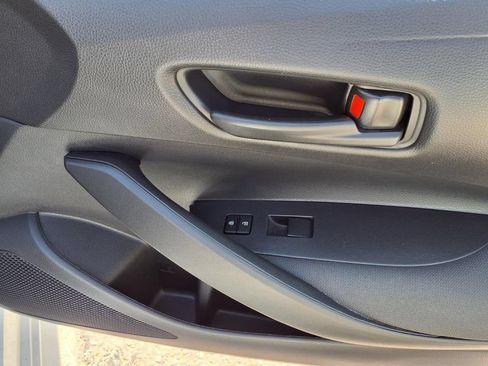 Used 2022 Toyota Corolla LE FWD image 27