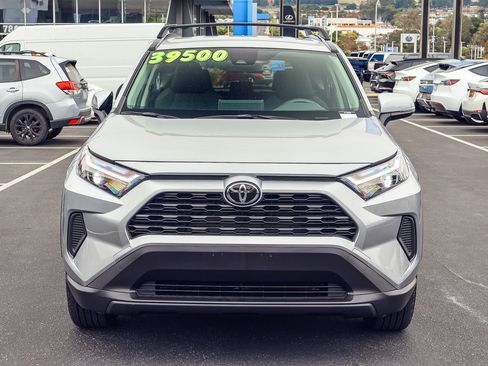 Used 2025 Toyota RAV4 XLE AWD/4WD image 16