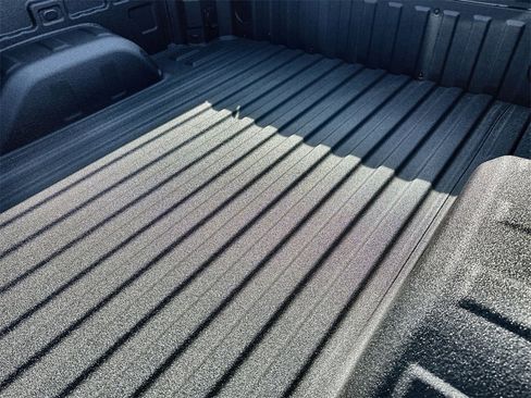 New 2026 GMC Sierra 1500 SLT image 18