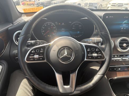 Used 2022 Mercedes-Benz GLC 300 4MATIC w/ Driver Assistance Package image 17