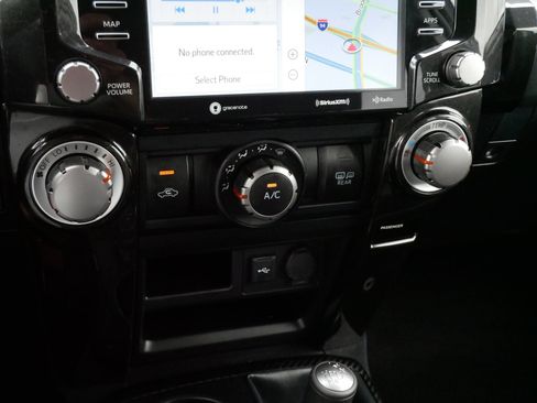 Certified 2024 Toyota 4Runner TRD Off-Road Premium w/ Off Road Premium Plus Package AWD/4WD image 23