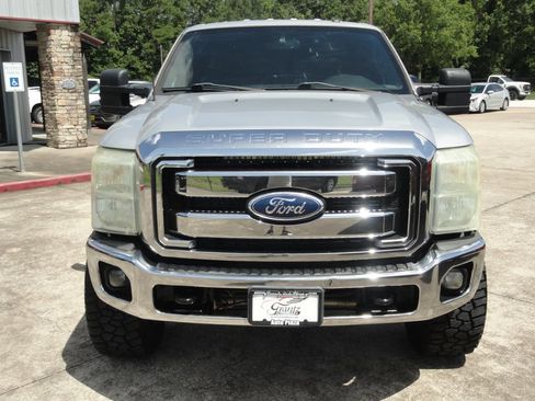 Used 2011 Ford F250 Lariat w/ Lariat Interior Pkg AWD/4WD image 2