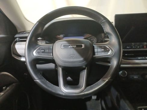 Used 2022 Jeep Compass Latitude w/ Sun and Sound Group image 11