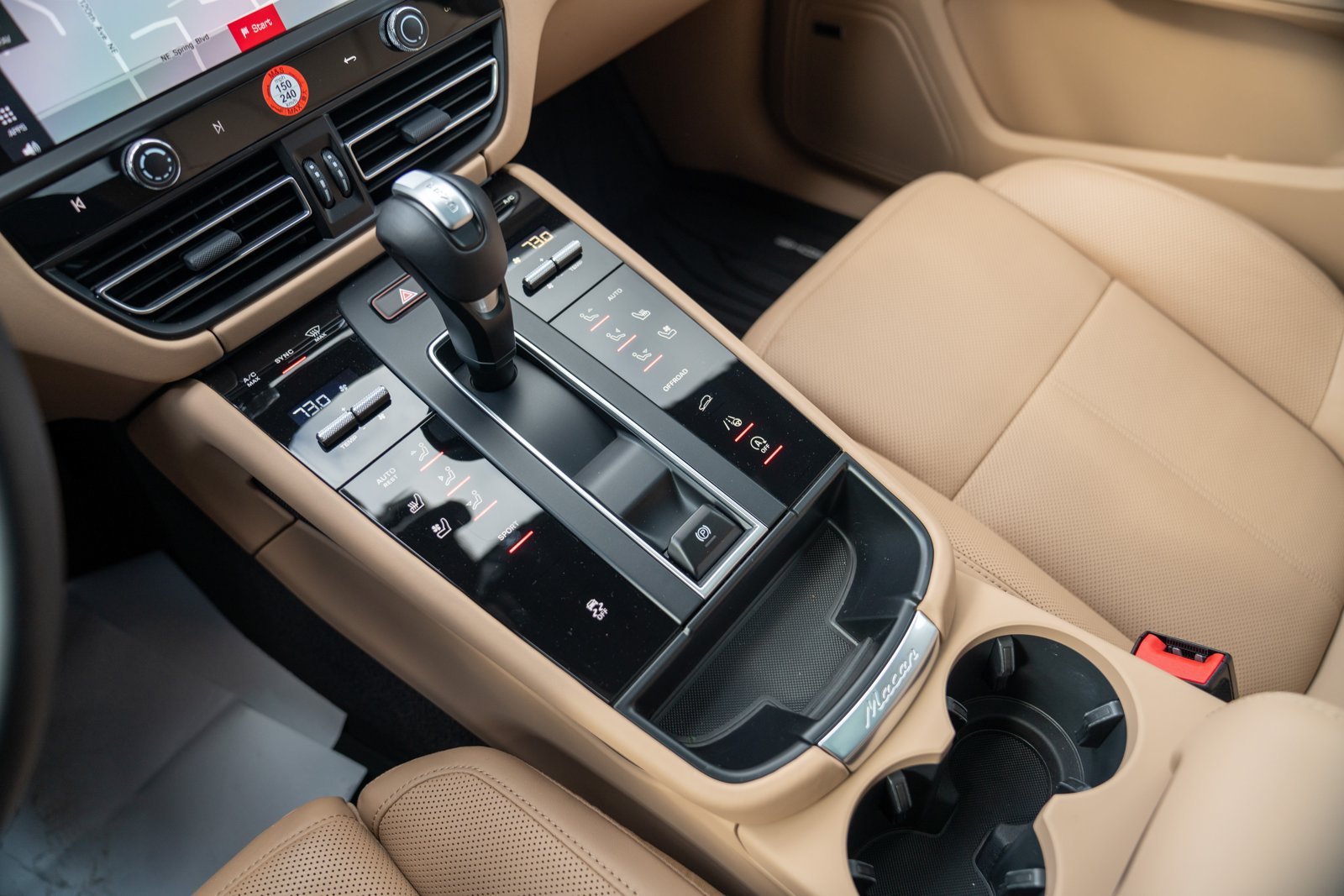 Certified 2026 Porsche Macan AWD/4WD image 21