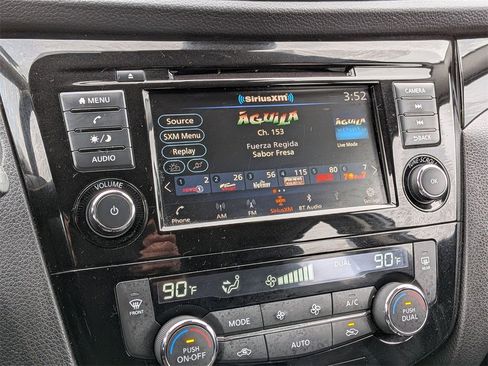 Used 2022 Nissan Rogue Sport SV w/ Technology Package image 13