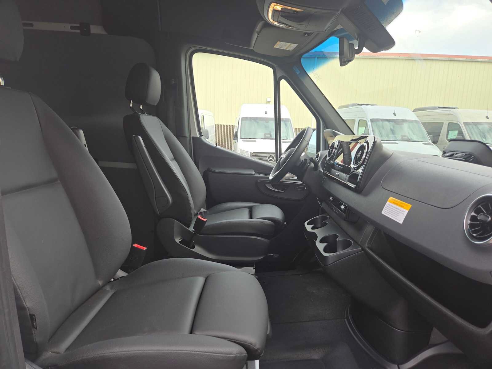 Used 2026 Mercedes-Benz Sprinter 2500 image 11