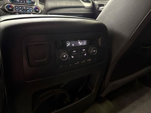 Used 2017 Chevrolet Suburban Premier AWD/4WD image 32