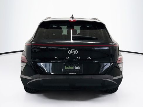 Used 2025 Hyundai Kona SEL FWD image 7
