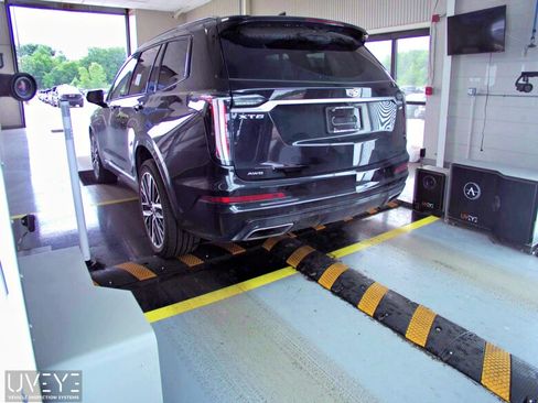 Used 2024 Cadillac XT6 Sport w/ LPO, Floor Liner Package AWD/4WD image 11
