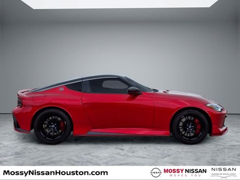 Used 2024 Nissan Z NISMO w/ Floor Mat Package RWD image 8
