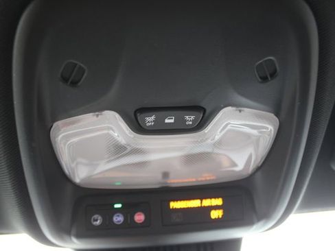 Used 2025 Chevrolet Colorado Trail Boss AWD/4WD image 14